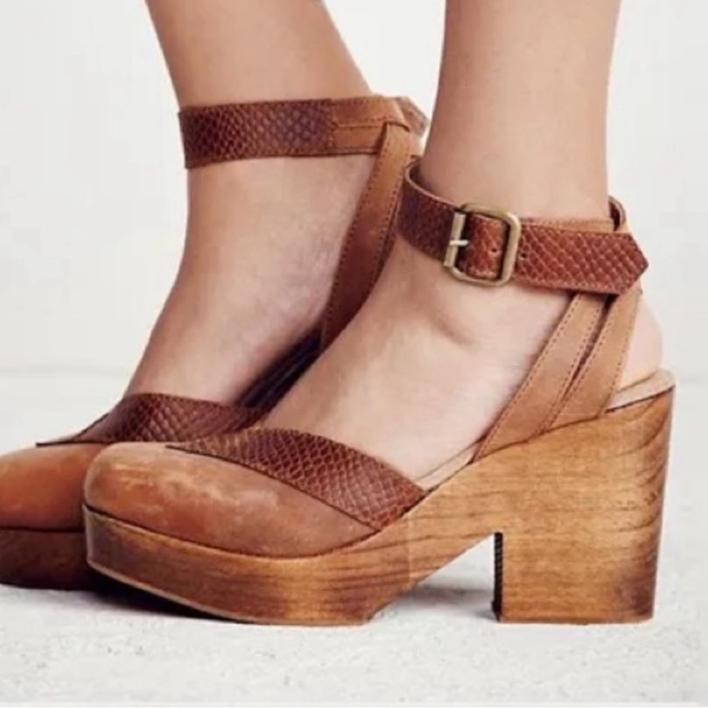 Free People Walk this Way Clogs Size 6